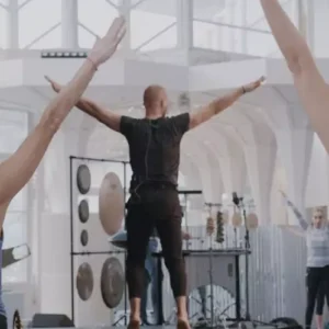 Kom til yoga i Musikhusets hovedfoyer