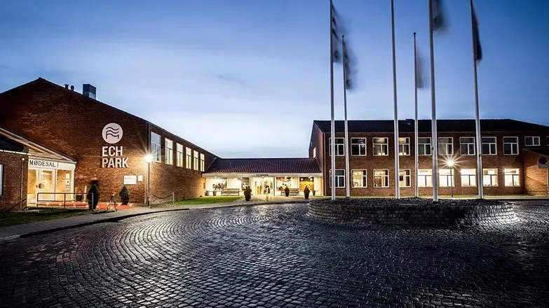 Esbjerg Park - tidligere ECH Park - og endnu tidligere Esbjerg Højskole. PR-foto.