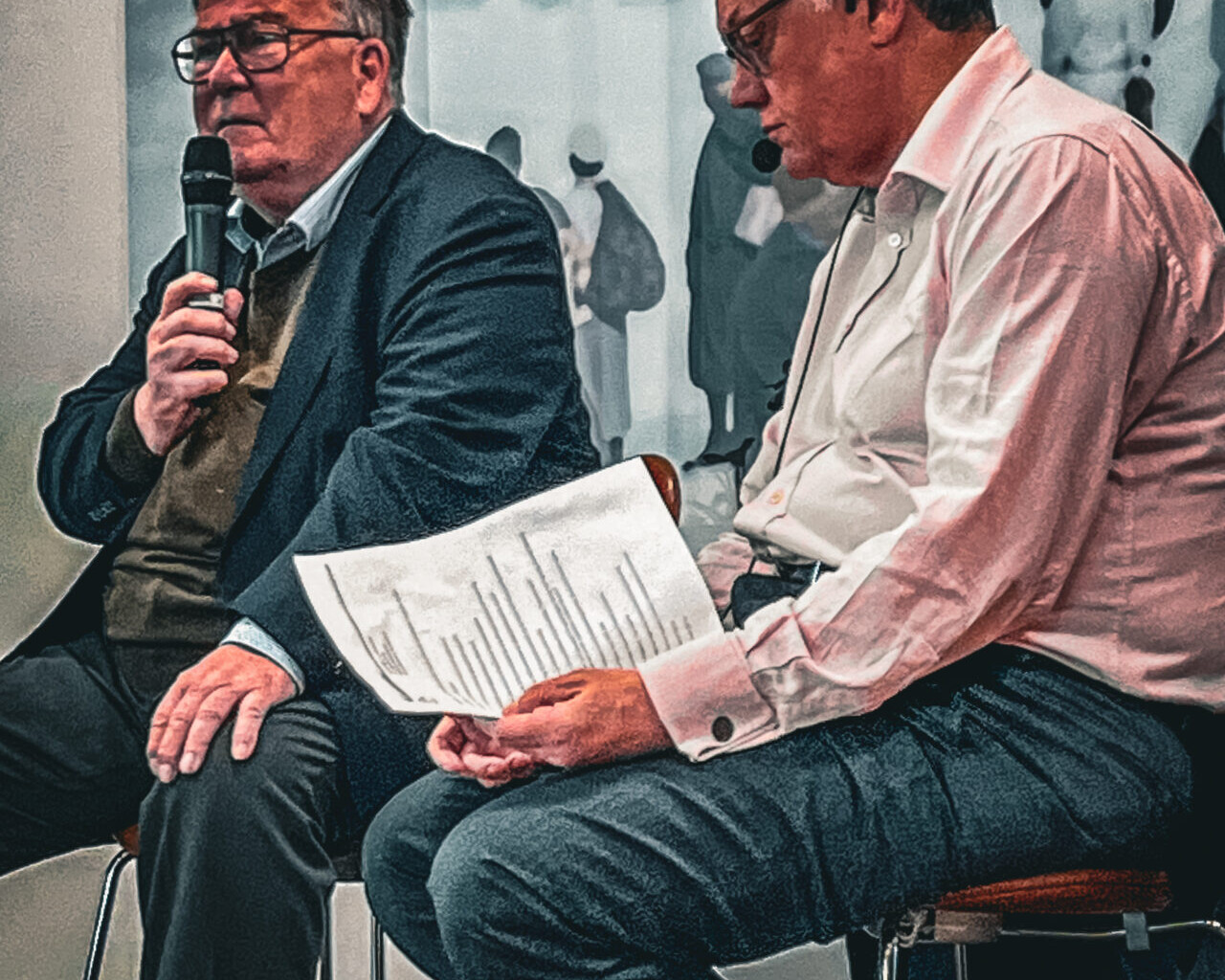 I et uhyre spændende foredrag fik tilhørerne et godt indblik i FE-sagen af de to veloplagte herrer.