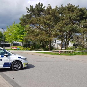 Politiet tilstede ved Bohrskolen Fourfeldt. Foto: Bilal Hussain.