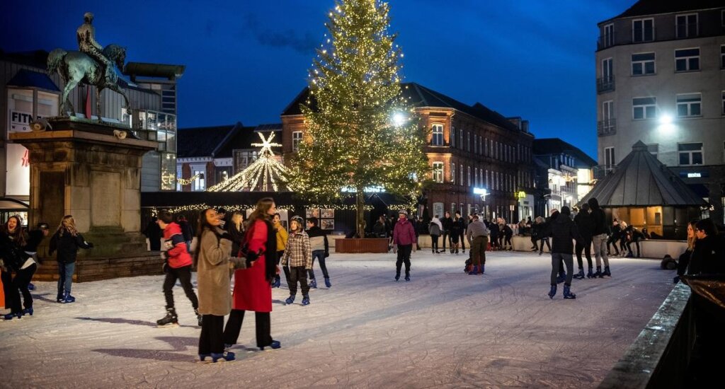 Den populære skøjtebane går en uvis fremtid i møde. Arkivfoto: Torben Meyer, Esbjerg Kommune.