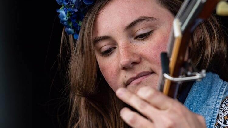 Elisabeth Panduro Holst spiller eksamenskoncert torsdag den 23. maj 2024.
