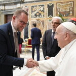 Esbjergs borgmester, Jesper Frost Rasmussen, der også er præsident for sammenslutningen af verdens energibyer, WECP, hilste personligt på Pave Frans i Vatikanet i Rom.