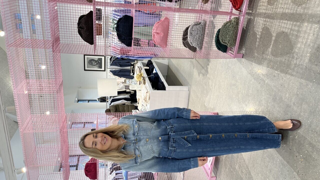 Claudia Thoft er en tredjedel af ejerskabet hos Huset Ollie, som for halvandet år siden flyttede til Esbjergs modegade. Foto: Lene Lund.