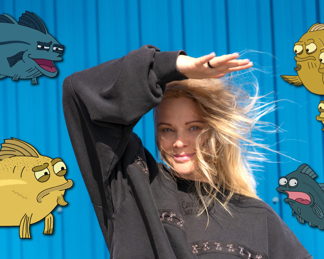 Jannie Vesti Mai på havnen i en blæst fra vest ... Foto: Fjodor Pedersen. Grafik: Blæst fra Vest.