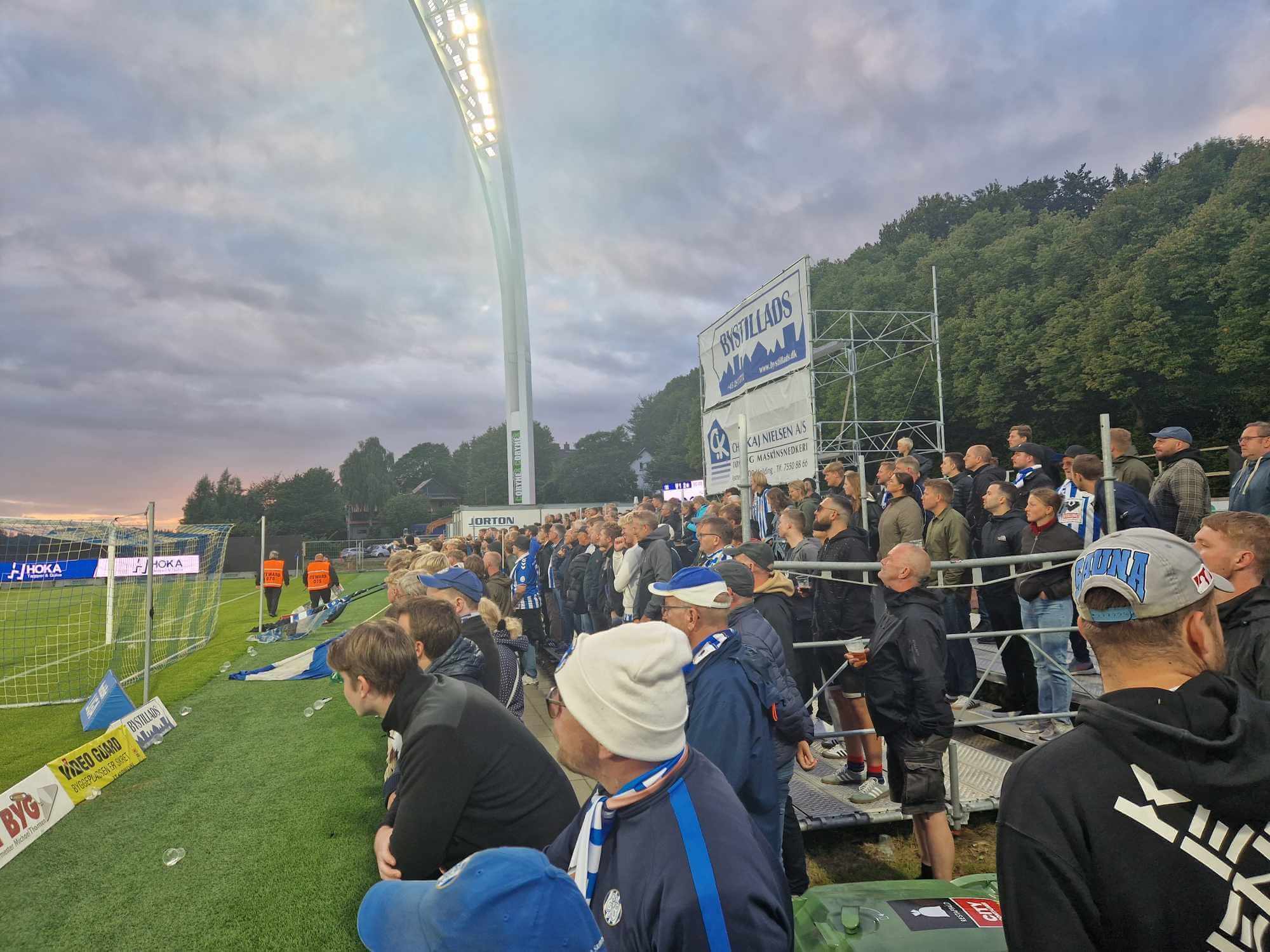 Der var god stemning på udebaneafsnittet i Kolding. Foto: Nordbastionen.