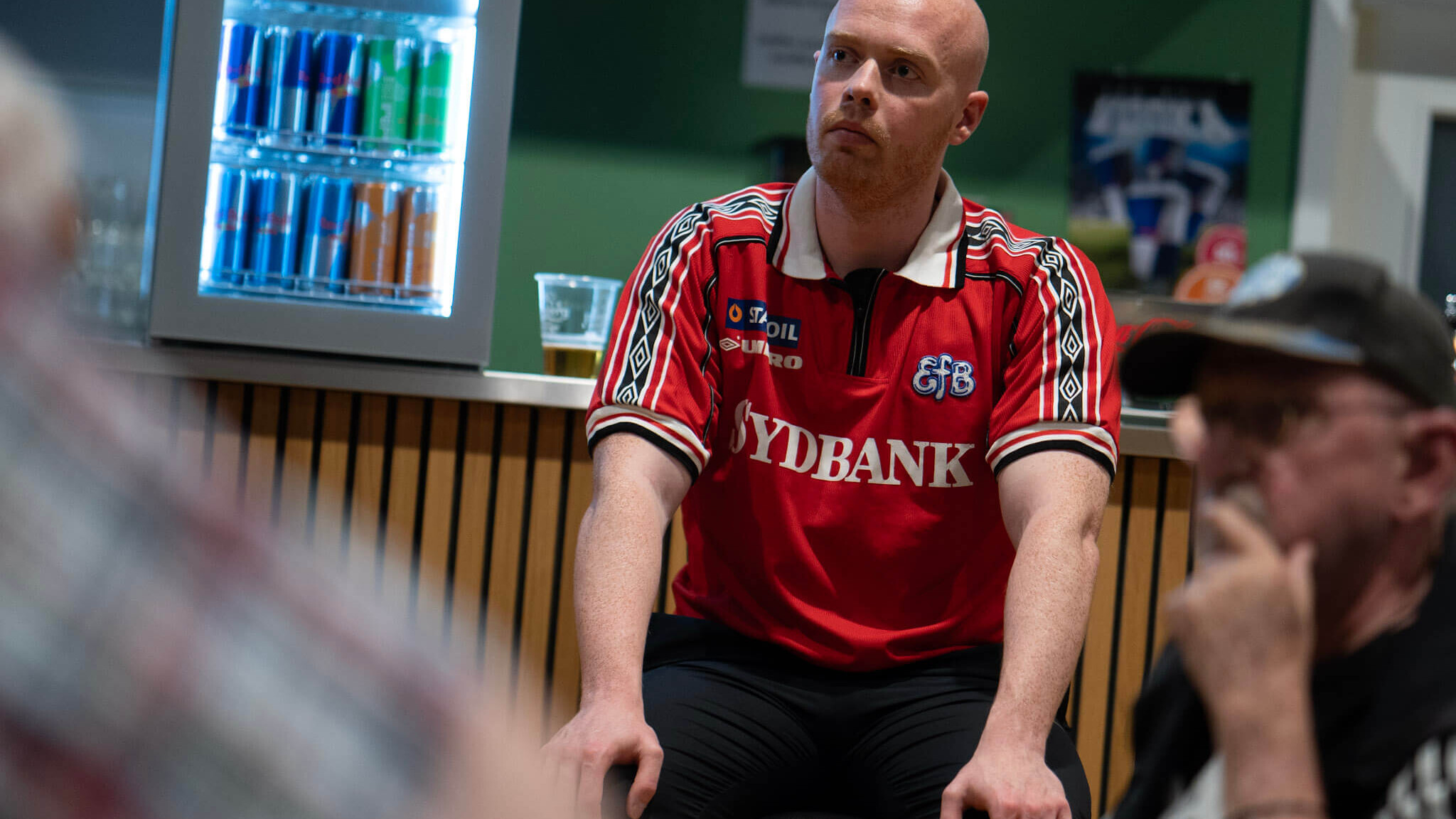 Formand Christopher Holdensen var iført den ikoniske udebanetrøje fra slut-90'erne. Foto: Fjodor Pedersen.