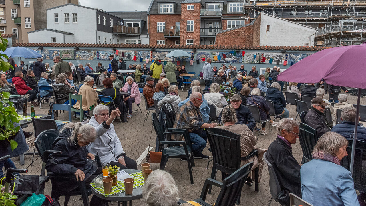 Omtrent 300 var med til seniordag i 2024. Arkivfoto: