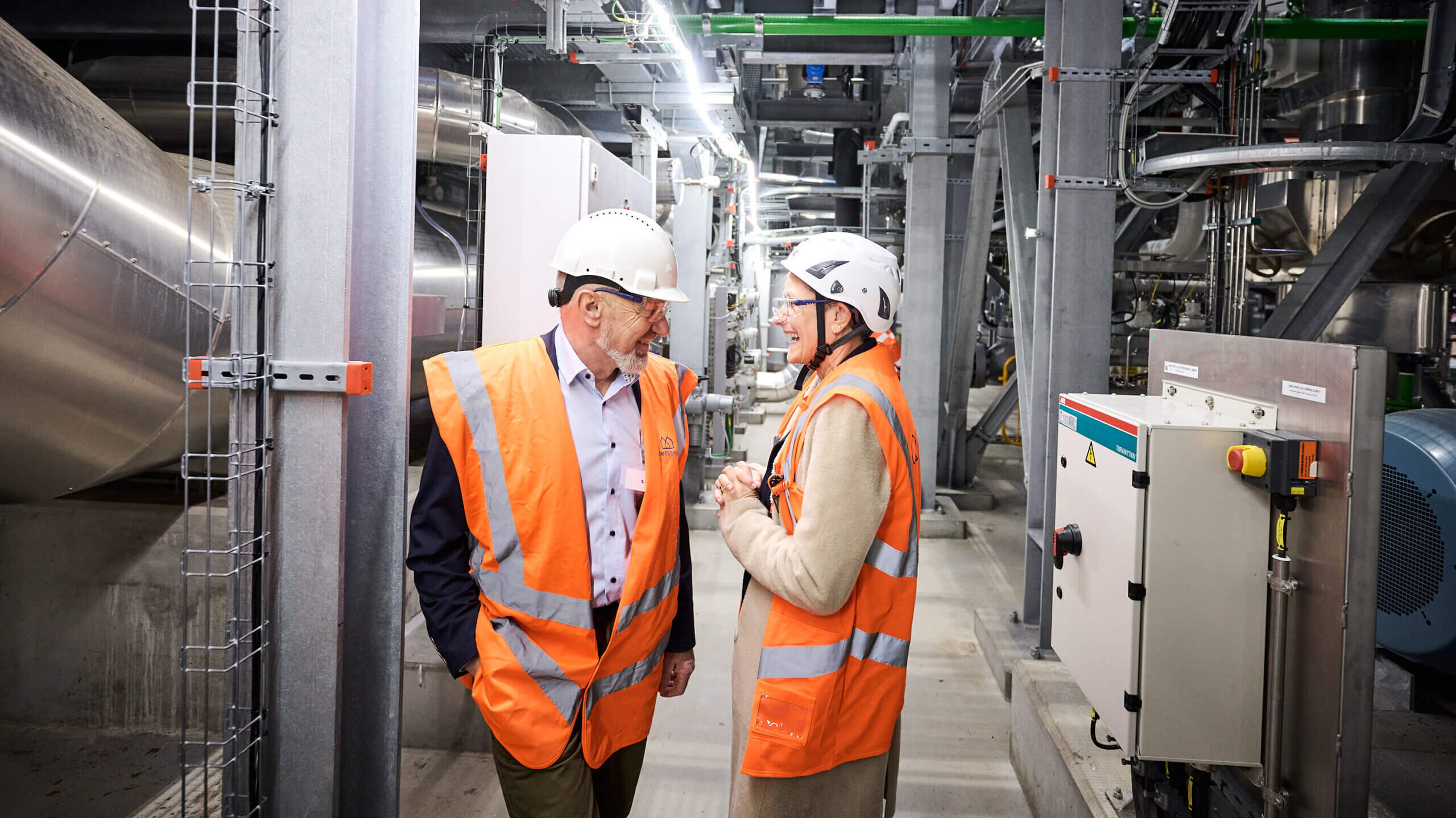 Bestyrelsesformand Kurt Bjerrum og direktør Helle Damm-Henrichsen fra DIN Forsyning. Foto: Christer Holte.