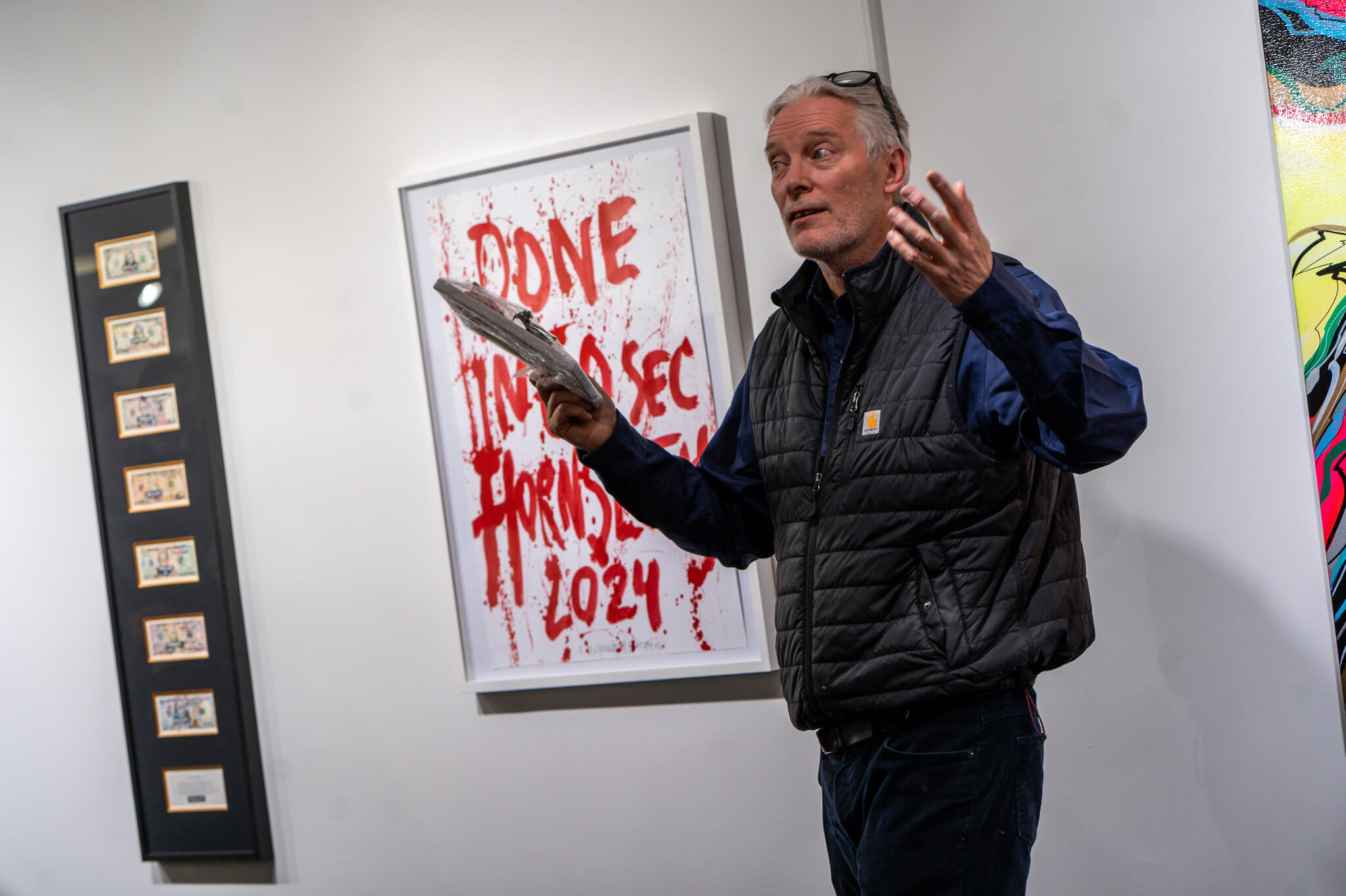 "Alle skal have ret til en Hornsleth". 10.000 kroner - men så har det også kun taget 60 sekunder at lave. Foto: Fjodor Pedersen.