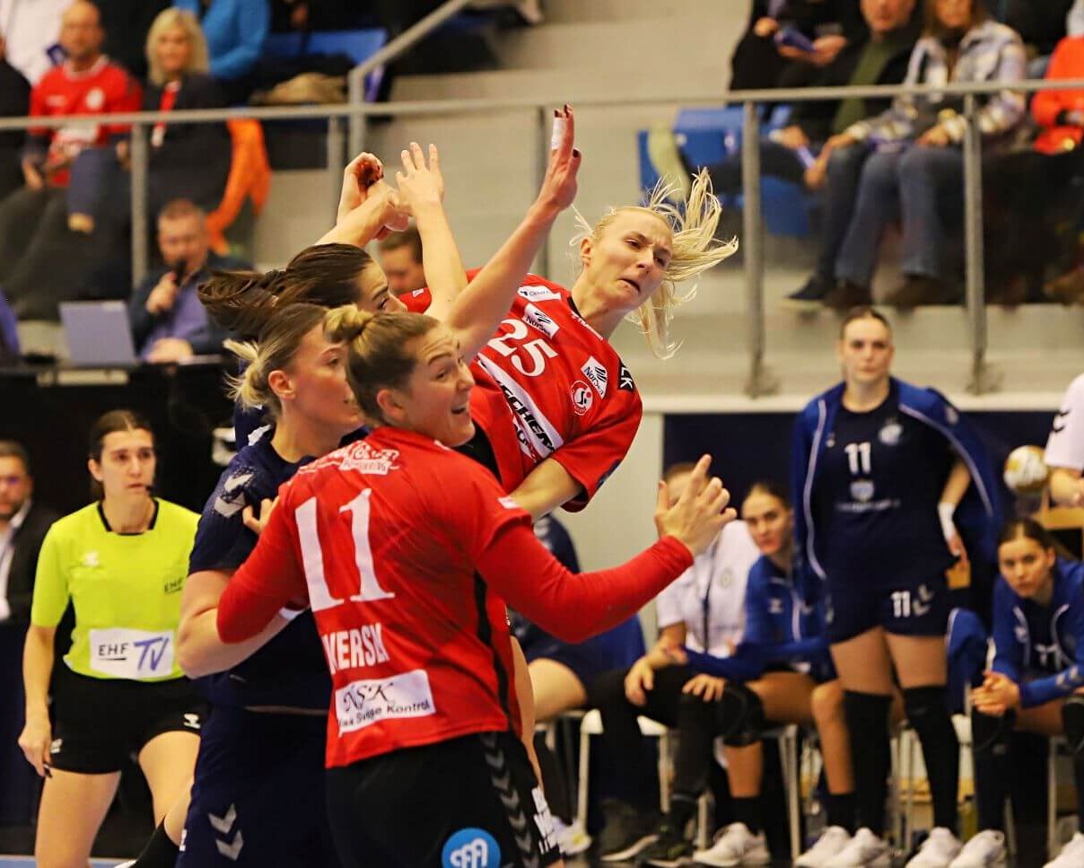 Henny Reistad med nummer 25, Team Esbjerg. Foto: Johnny Tauman.