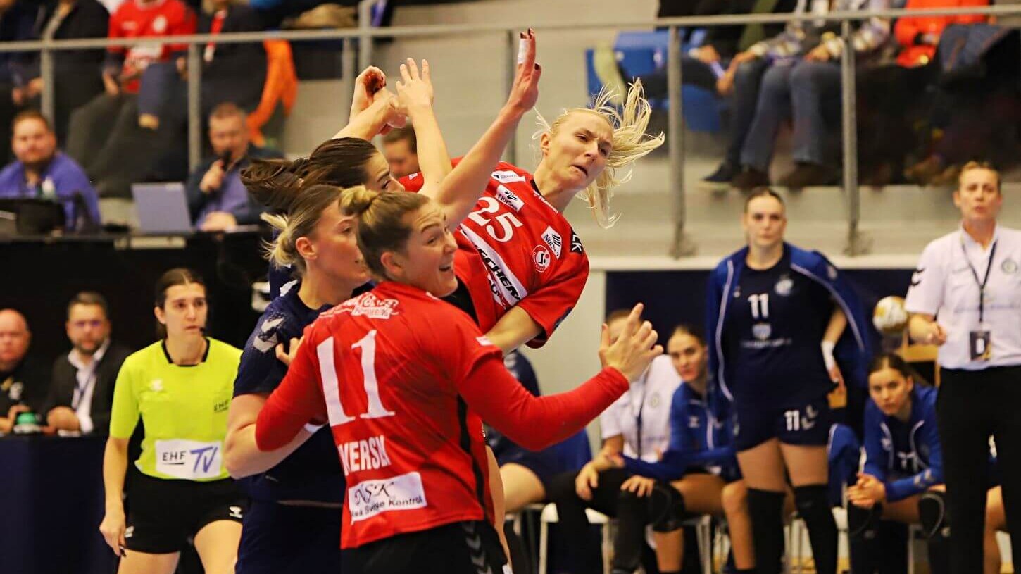 Henny Reistad med nummer 25, Team Esbjerg. Foto: Johnny Tauman.