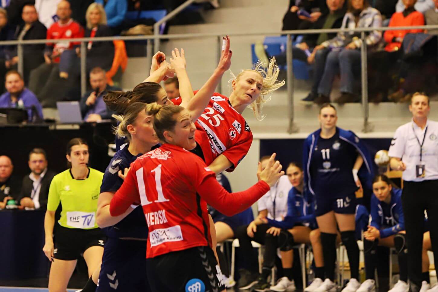 Henny Reistad med nummer 25, Team Esbjerg. Foto: Johnny Tauman.