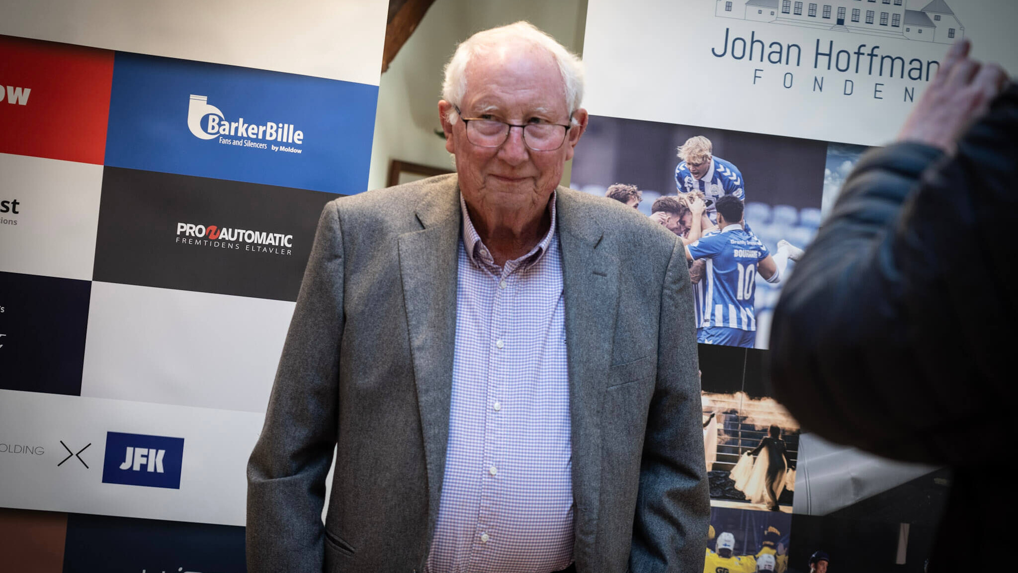 87-årige Johan Hoffmann har tidligere udtrykt, at han ikke har det store behov for at stille sig selv frem. I dag gjorde han en undtagelse. Foto: Fjodor Pedersen.