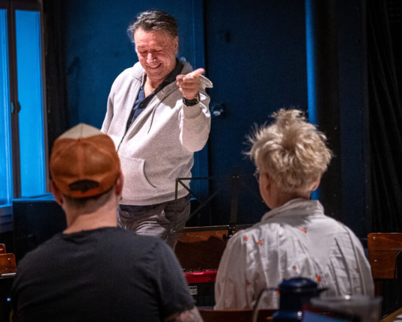Gordon Kennedy i fuldt vigør. Jan Svarrer og Trine Gadeberg med ryggen til. Foto: Fjodor Pedersen.