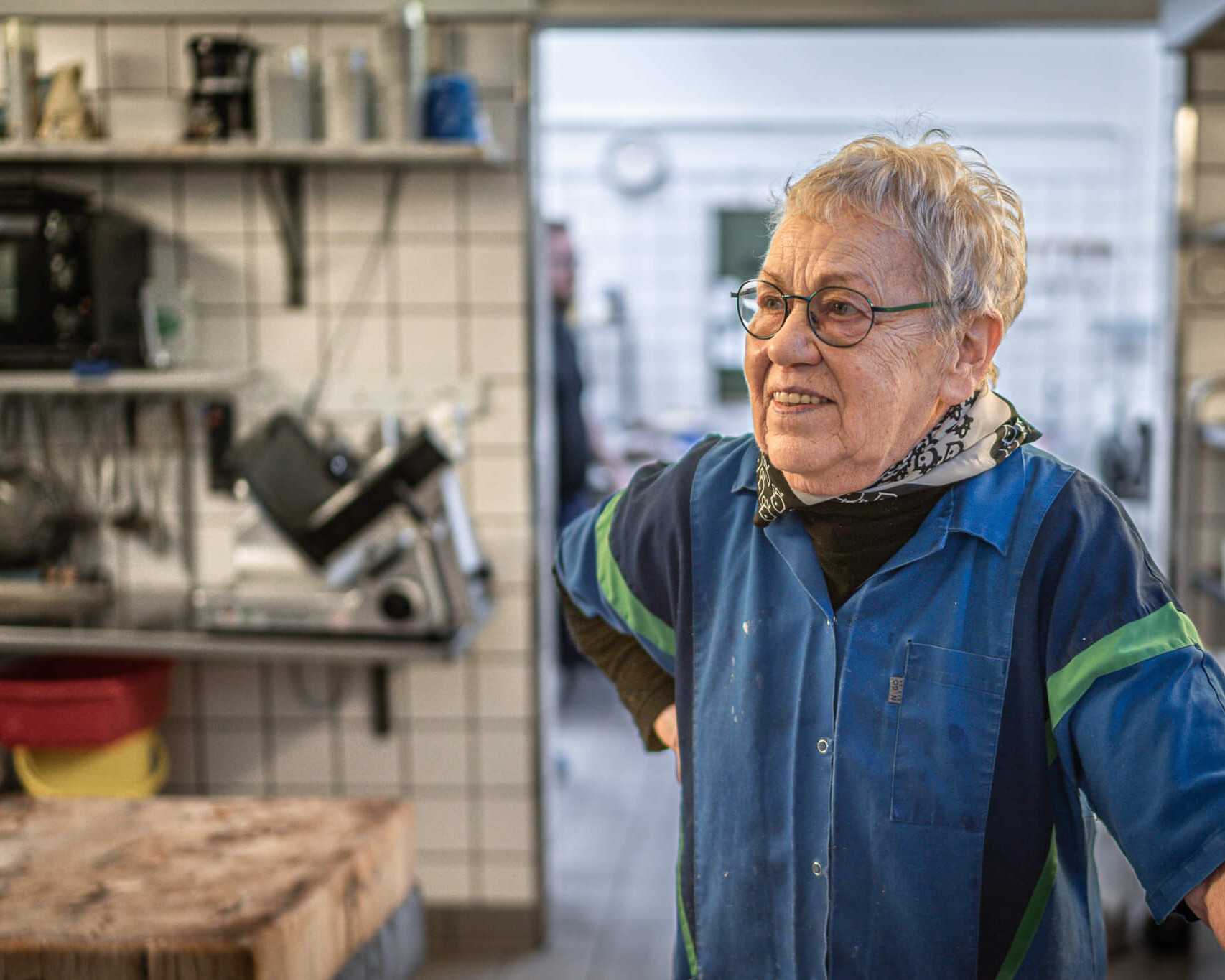 80-årige Ruth Mortensen havde 50 års jubilæum i Favorittens Smørrebrød sidste år. Heraf de 48 som ejer. Foto. Fjodor Pedersen.