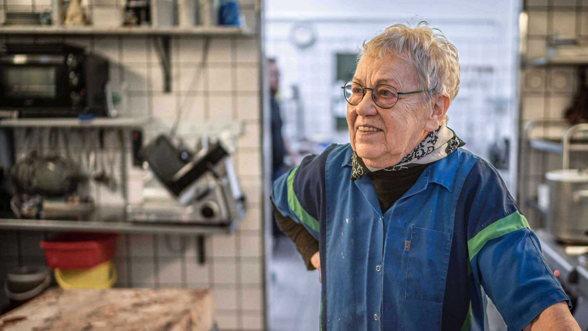 80-årige Ruth Mortensen havde 50 års jubilæum i Favorittens Smørrebrød sidste år. Heraf de 48 som ejer. Foto. Fjodor Pedersen.