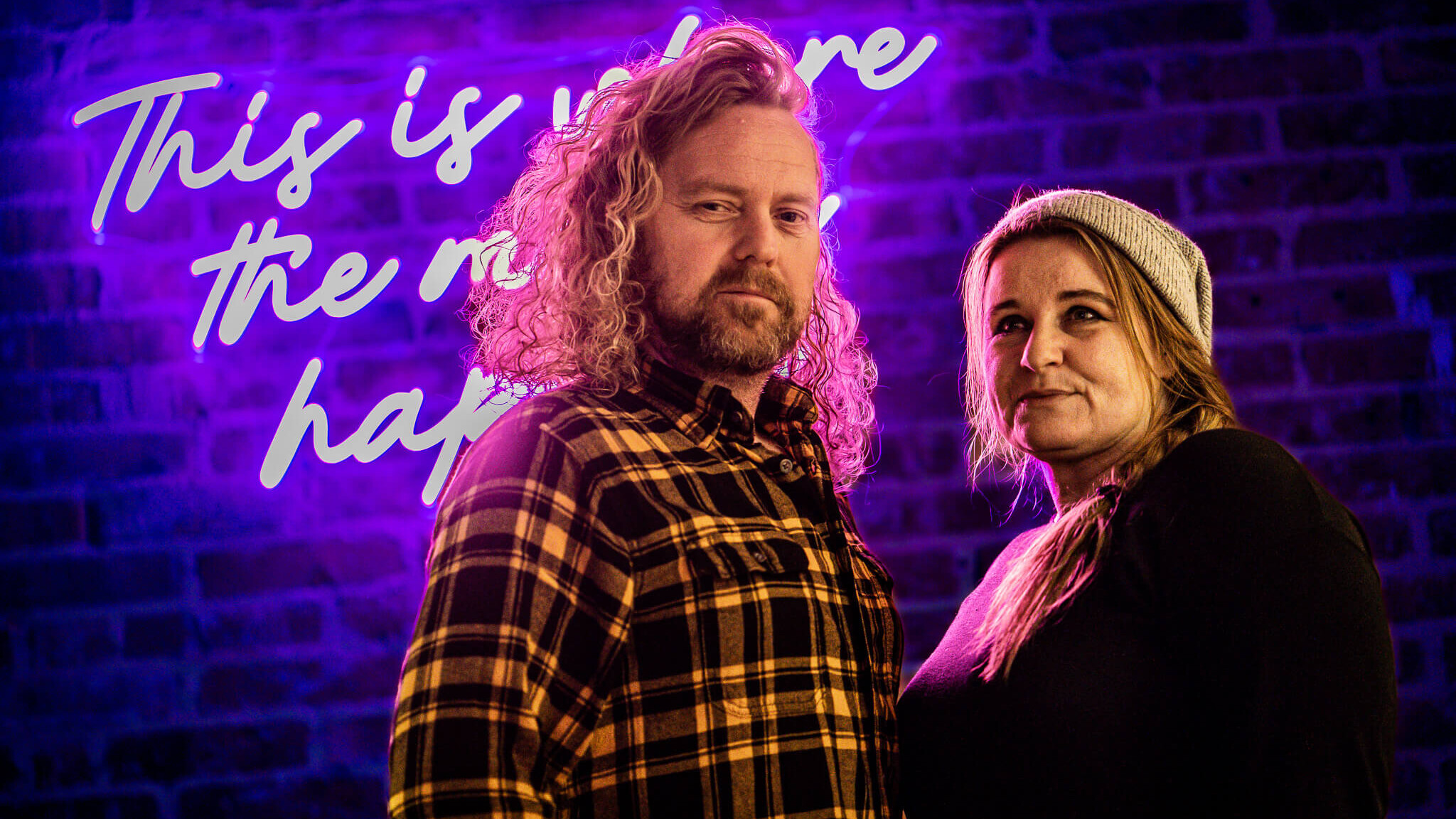 Rasmus Pedersen og Rikke Egholm Ravn alias Glimtvis. Her fotograferet på SoHo Bar i Esbjerg Street Food. Foto: Fjodor Pedersen.