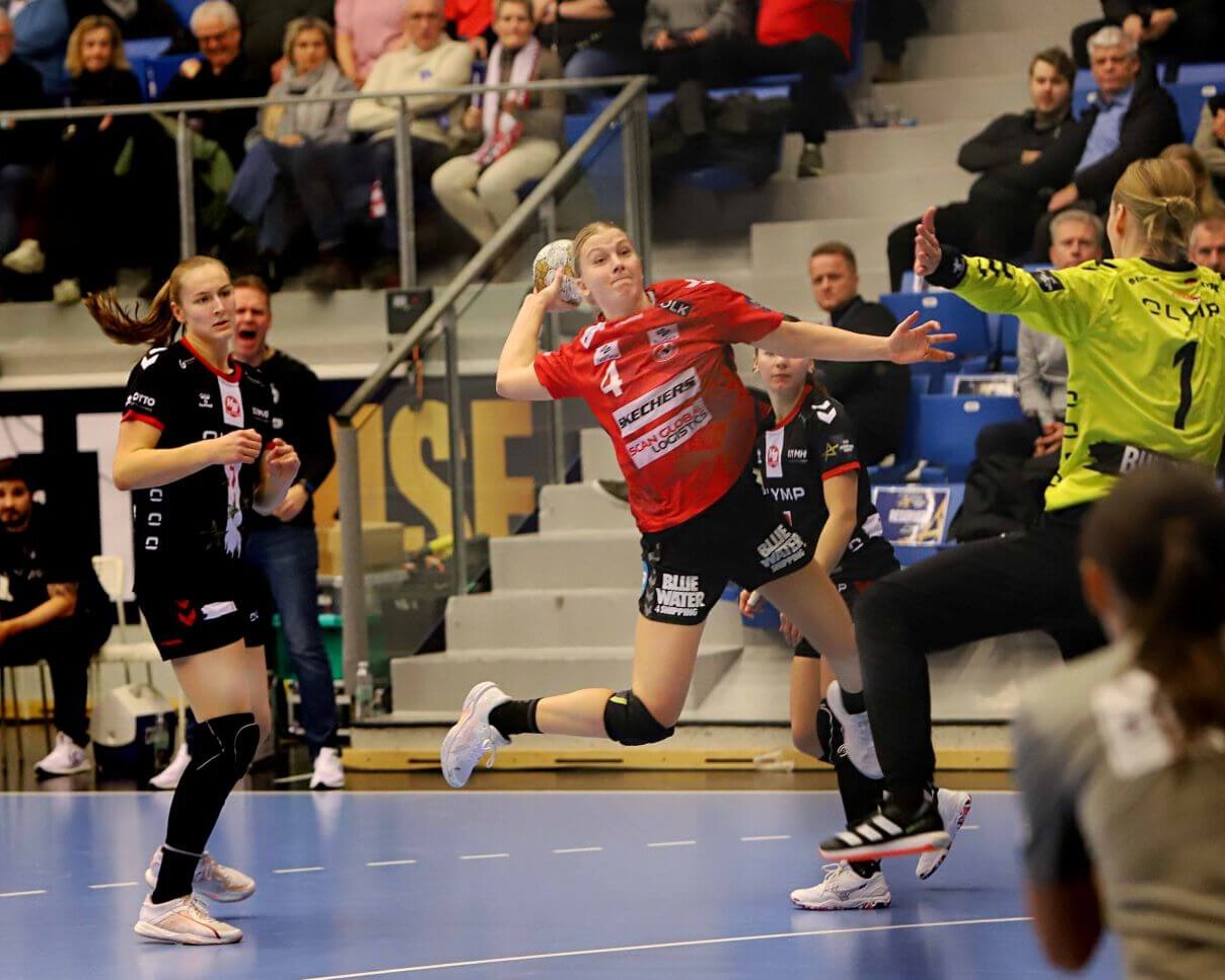 Team Esbjerg smed point mod tyskerne og deres stærke, svenske målmand. Foto: Johnny Tauman.