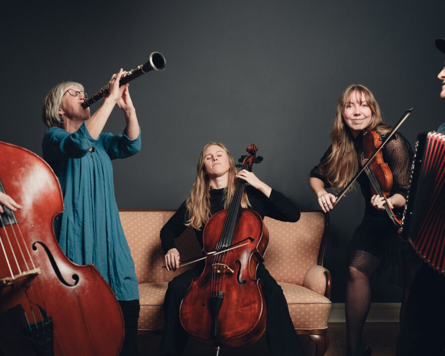 Folk Ensemble. Pressefoto.