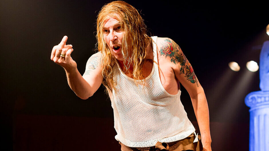 Surt show: Søren Østergaard er gået konkurs med Zirkus Nemo. Her som den velkendte figur Smadremanden. Foto: Steen Brogaard.