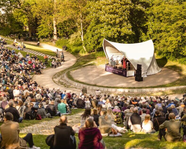 Opera under åben himmel. Pressefoto: Klaus Vedfelt.