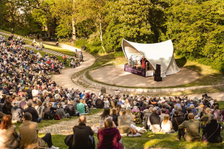 Opera under åben himmel. Pressefoto: Klaus Vedfelt.