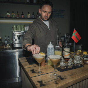 Trods sine rejser og kulinariske eventyr, forbliver Lars Svendsen dybt rodfæstet i Bornholm og det bornholmske.