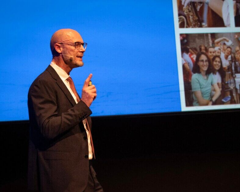 Peter Kirk Larsen, advokat, formand for Education Esbjerg ved E1 Awards i november 2024. Foto: Fjodor Pedersen.