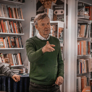 Poul Madsen signerede bøger hos Varmings Boghandel tirsdag den 11. marts. Foto: Fjodor Pedersen.