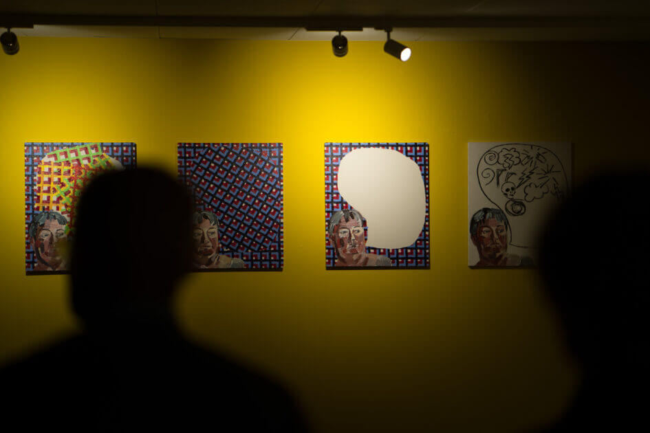 Inge Ellegaard: Billeddomino, Esbjerg Kunstmuseum, fernisering 21. marts 2025. Foto: Fjodor Pedersen.