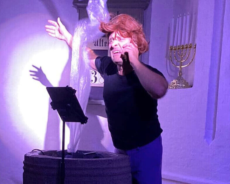 Teatret består af skuespilleren Søren Ruby, der har mange års erfaring med at opføre tankevækkende komedier. Pressefoto.