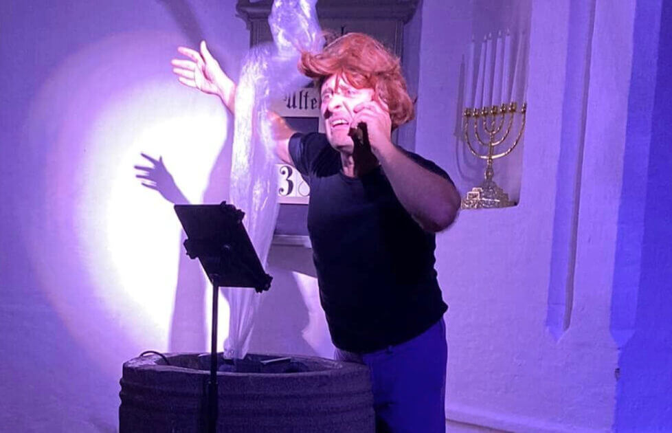 Teatret består af skuespilleren Søren Ruby, der har mange års erfaring med at opføre tankevækkende komedier. Pressefoto.