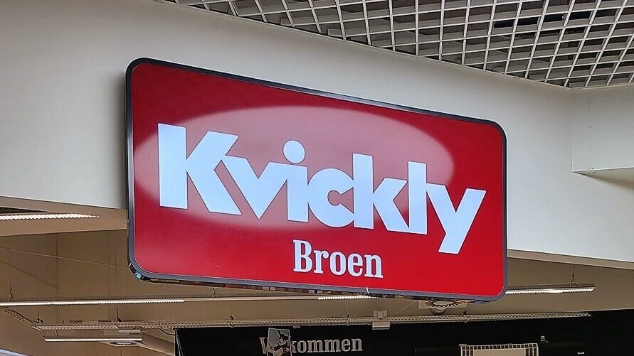 Kvickly-skiltet får kun lov at hænge få uger endnu. Arkivfoto.