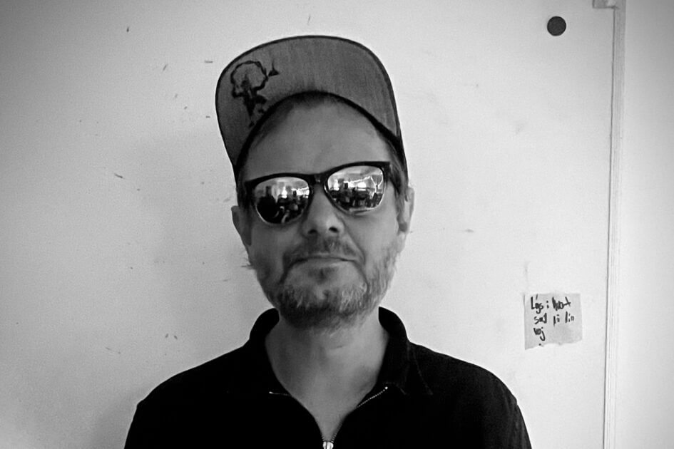 Mads Bjørn flyttede fra Esbjerg for omkring 20 år siden og arbejder som producer og musiker i København. Privatfoto.