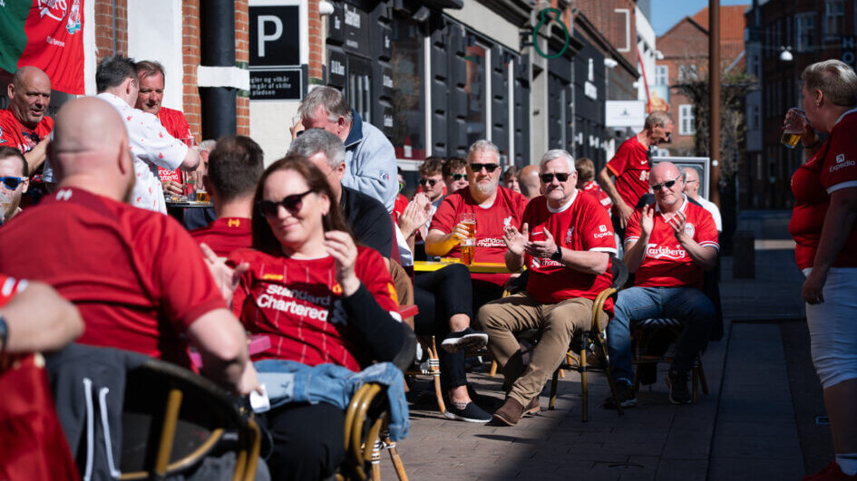 Der blev taget forskud på forsøget omkring udeservering i Skolegade i dag, kan man sige. Foto: Fjodor Pedersen.