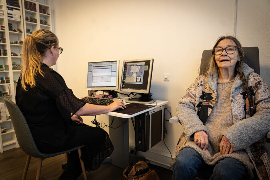 Ligesom med alle andre kunder, kan de nye briller afhentes om 10-14 dage. Foto: Fjodor Pedersen.