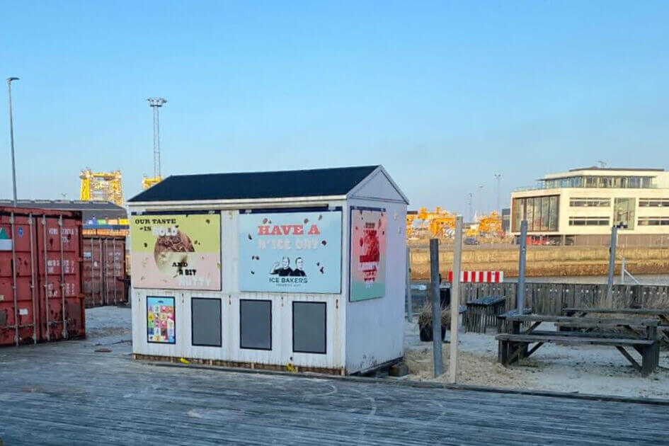 Ishuset på den nye placering på Dokken City Beach. PS: Det ser bedre ud i solskin. PR-foto.