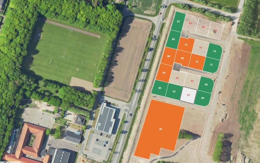 Farvekode De grønne parceller er ledige, de orange reserverede og de farveløse solgt