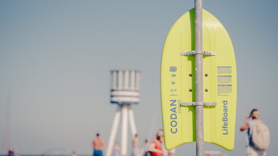 Otte LifeBoards opsættes i den kommende tid ved lokale strande ved Esbjerg. PR-foto.