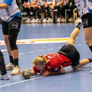 Henny Reistad i gulvet. Arkivfoto: Johnny Tauman.