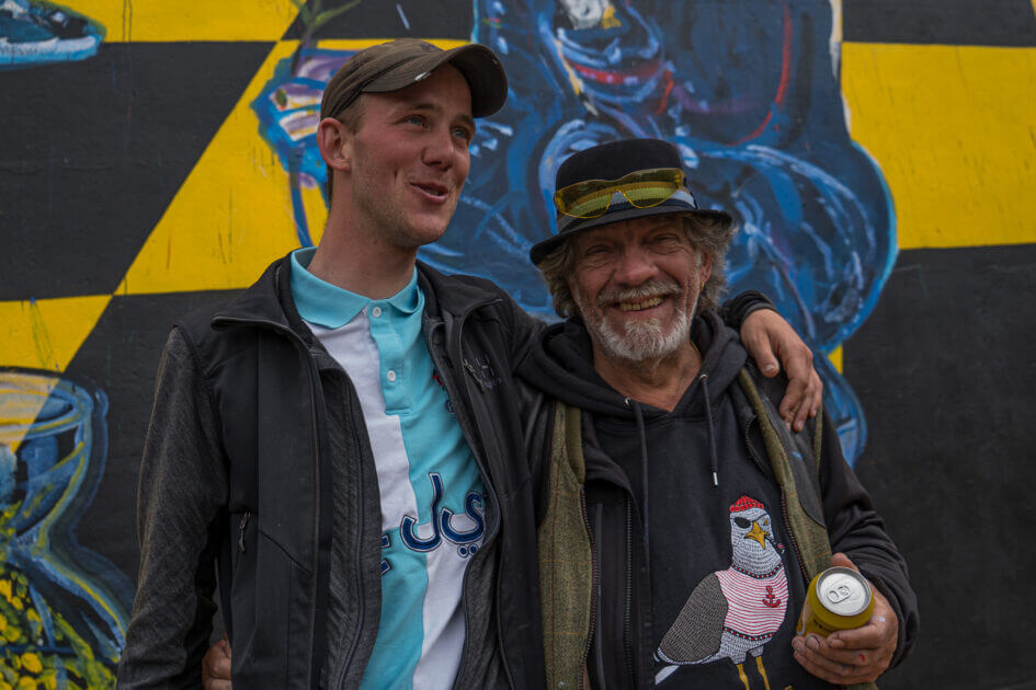 Assistent Sebastian Burgdorf og kunster Hans Krull. Foto: Fjodor Pedersen.