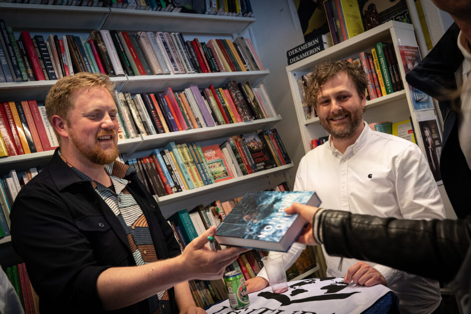Kristian Bach og Kenneth Kirkeby har sammen skrevet de tre bøger om Sam Francisco. Foto: Fjodor Pedersen.