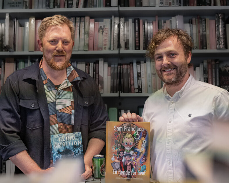 Kristian Bach og Kenneth Kirkeby har sammen skrevet de tre bøger om Sam Francisco. Foto: Fjodor Pedersen.