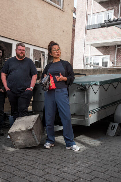 Ditte Nørup tog imod donationen med stor taknemmelighed. Foto: EsbjergLiv.dk