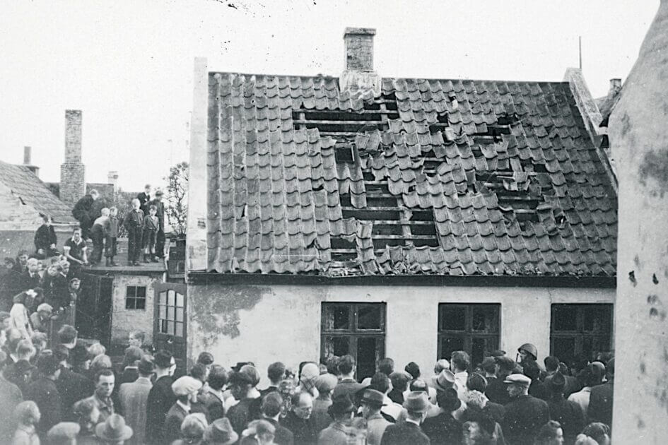 Sandsynligvis ødelæggelser på ejendommen Fiskergade 4 i Esbjerg efter, at det var kommet til ildkamp med frihedskæmpere, da husets beboere skulle afhentes til internering efter befrielsen. Foto: Frihedsmuseet.