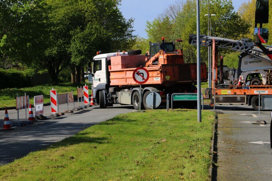 Grønlandsparken: Tung trafik bremser trafikken. Foto: Johnny Tauman.