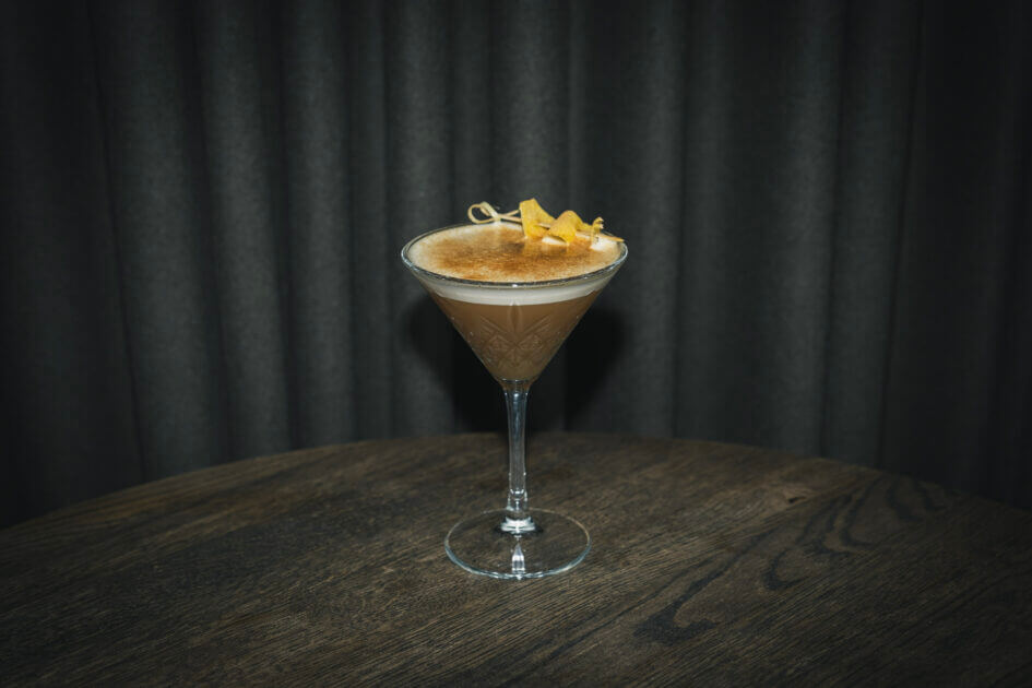 Bar 66 lancerer en hyldestcocktail til ære for den kendte lakridskonge og bornholmeren, Johan Bülow. Foto: Restaurant Plates.