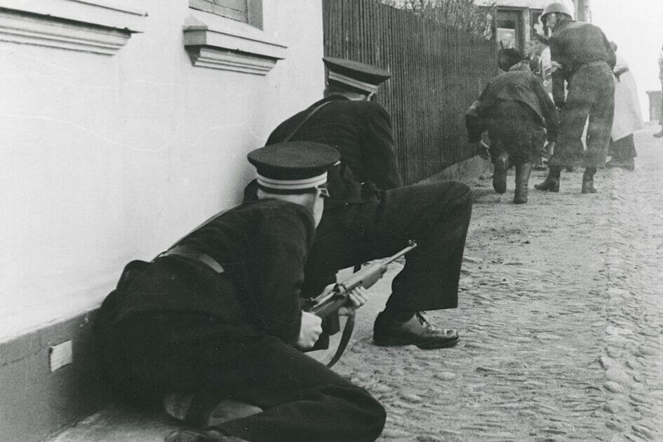 Skudkamp mod tyske soldater 8.maj 1945 i Esbjerg. Foto: Frihedsmuseet.