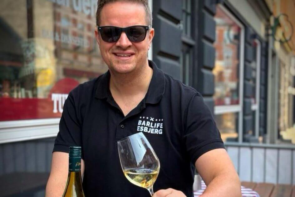 Anders Davidsen ser frem til at skulle servere mere vin i den kommende tid.